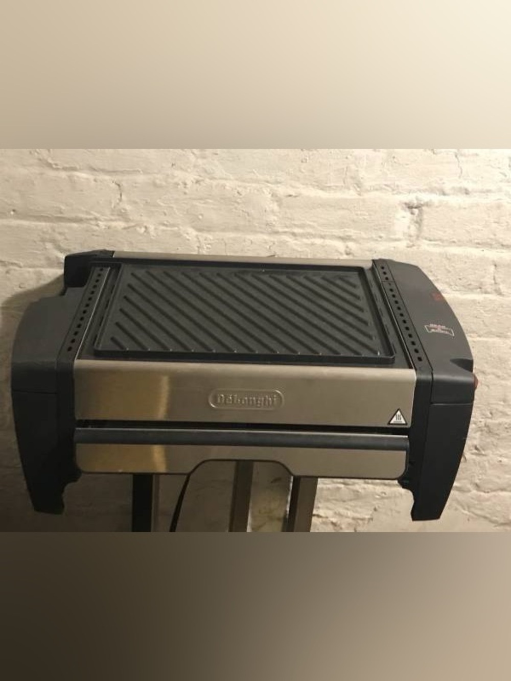 DeLonghi BQ100 Indoor Grill and Smokeless Broiler